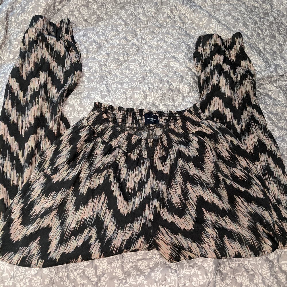 American Eagle cropped pants